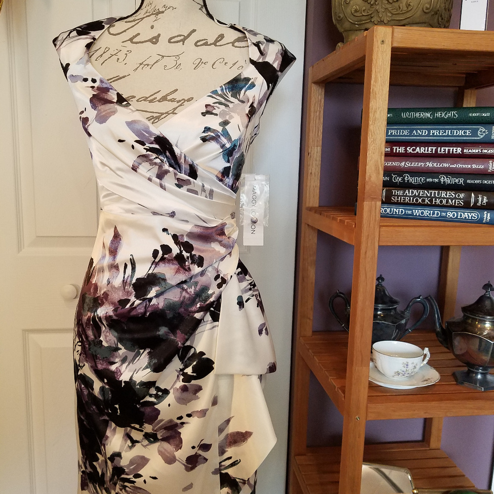 NWT - Maggy London Ruched open back satin, draping